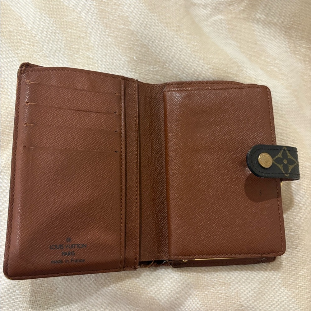 SOLD // ⚜️ LOUIS VUITTON Monogram Portefeuille
Viennois Bifold Wallet • France - Picture 10 of 12